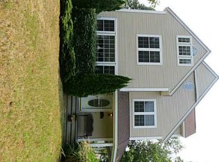 4 Shadbush Trl, Narragansett, RI 02874