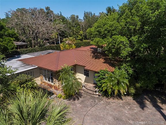 4th image of 200 Bayberry Dr