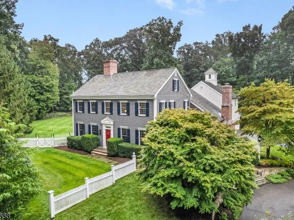 7 Red Oak Row, Chester Twp., NJ 07930
