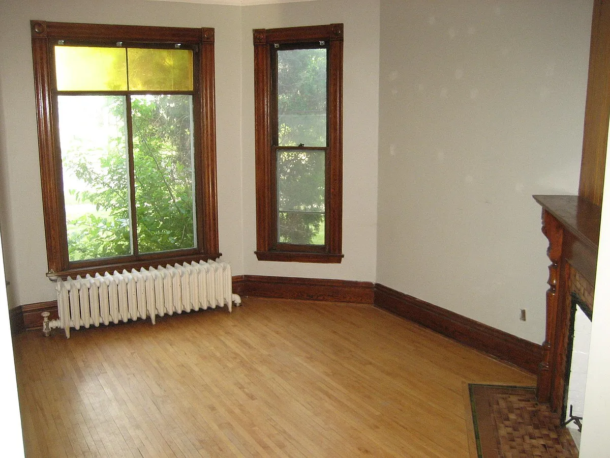 Living room - 2646 Taylor St NE