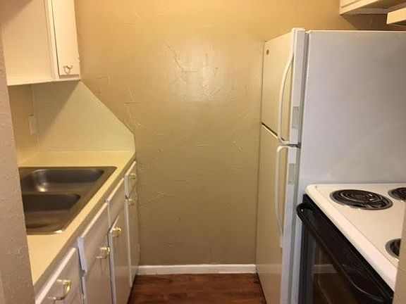 5th image of 1501 W North Loop Blvd #5