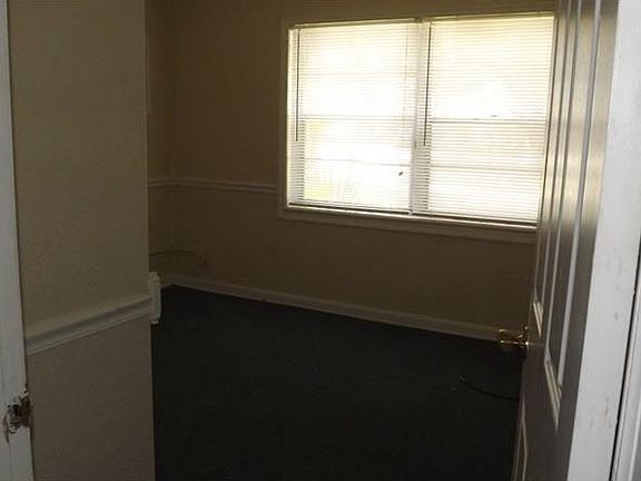 5th image of 2435 Laurel Ave