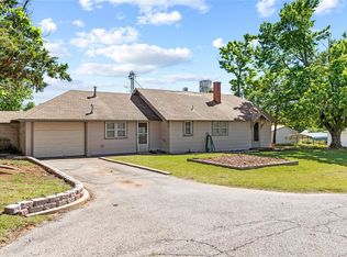 212 E 3rd St, Hydro, OK 73048