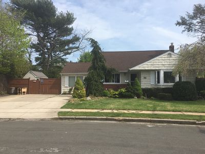 16 Anawanda Rd, North Babylon, NY, 11703