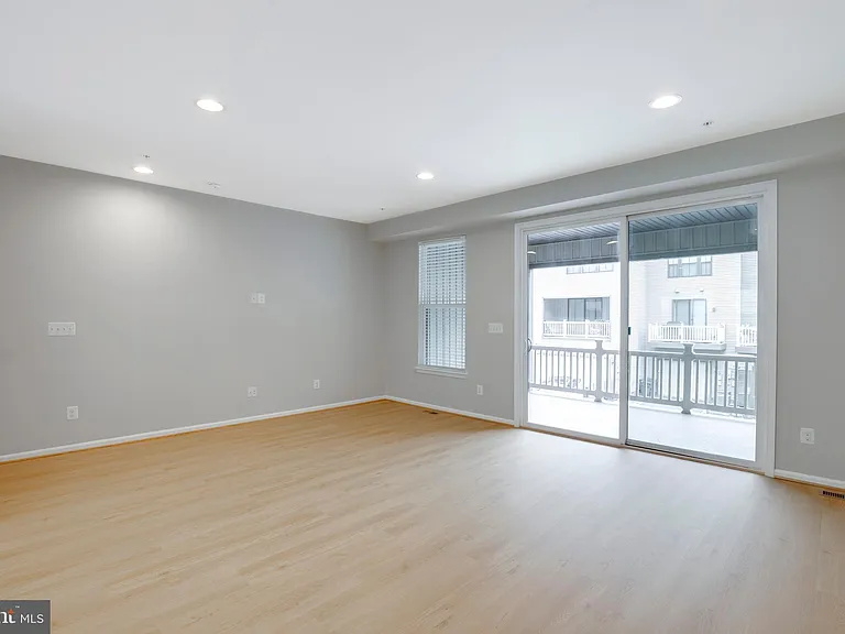 43306 John Michael Ter — Photo 21