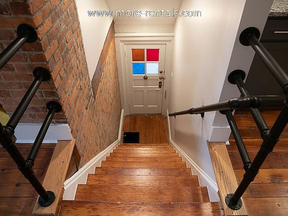 4th image of 883 1/2 S 3rd St #1