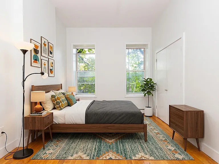828 Halsey St #2A — Photo 4