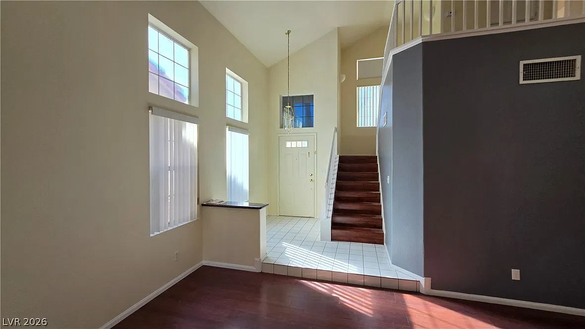 4 bed, 3.0 bath, 2065 sqft, $2,595 — Photo 4