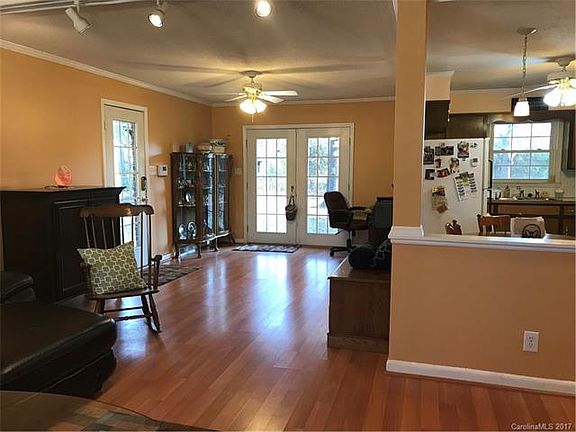 5th image of 2084 Franklin St