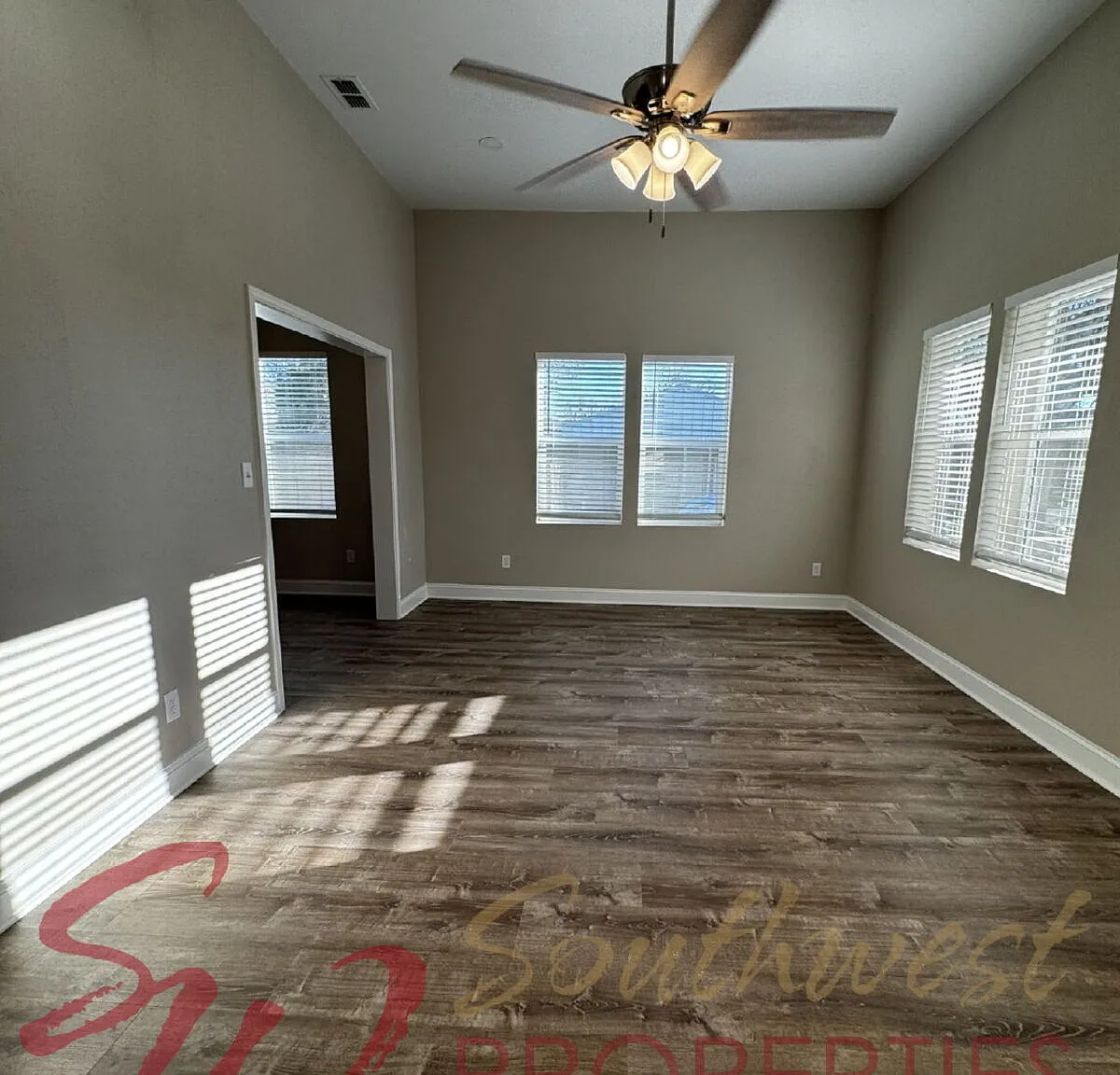 3 bed, 2.0 bath, 1482 sqft, $2,050 — Photo 3