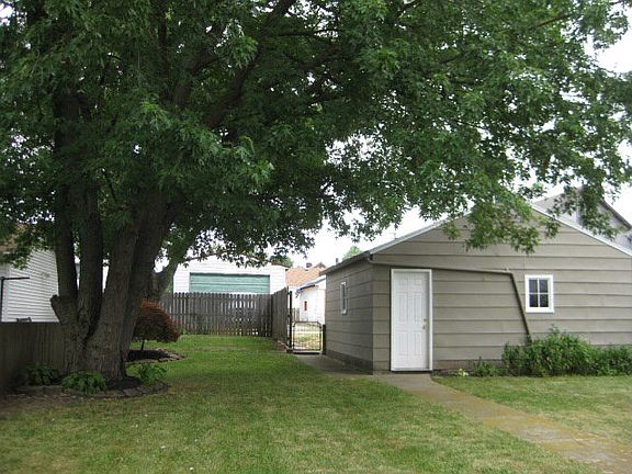 4th image of 540 Blaine Ave