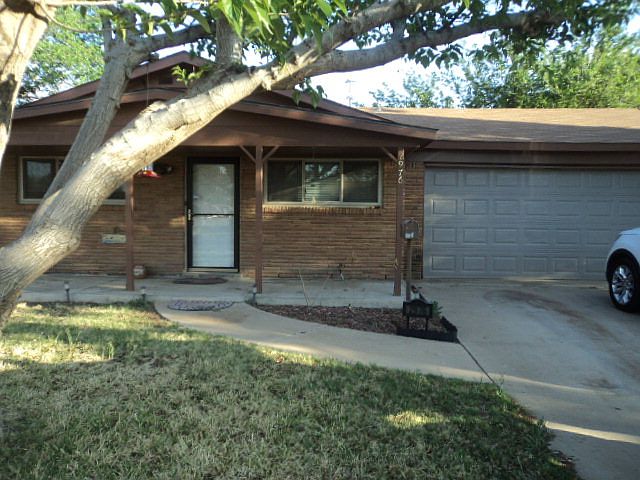 1st image of 2976 Beechwood St