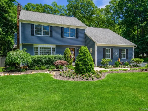 283 Pipe Stave Hollow Road, Miller Place, NY 11764