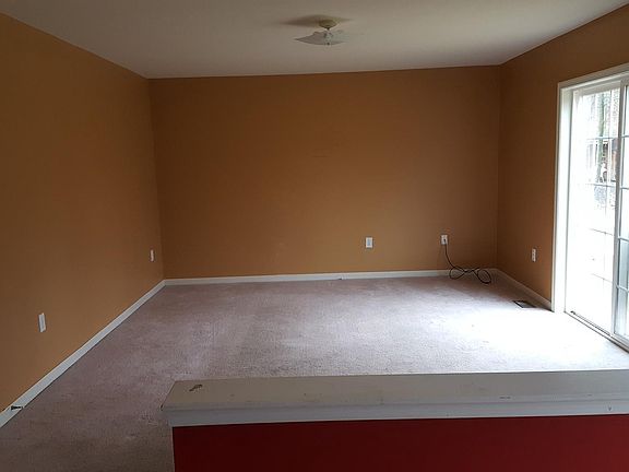 4th image of 1007 Saylor Dr