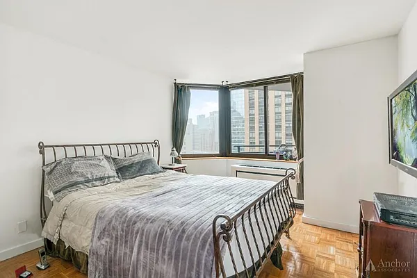 Sold by Anchor Associates | media 39