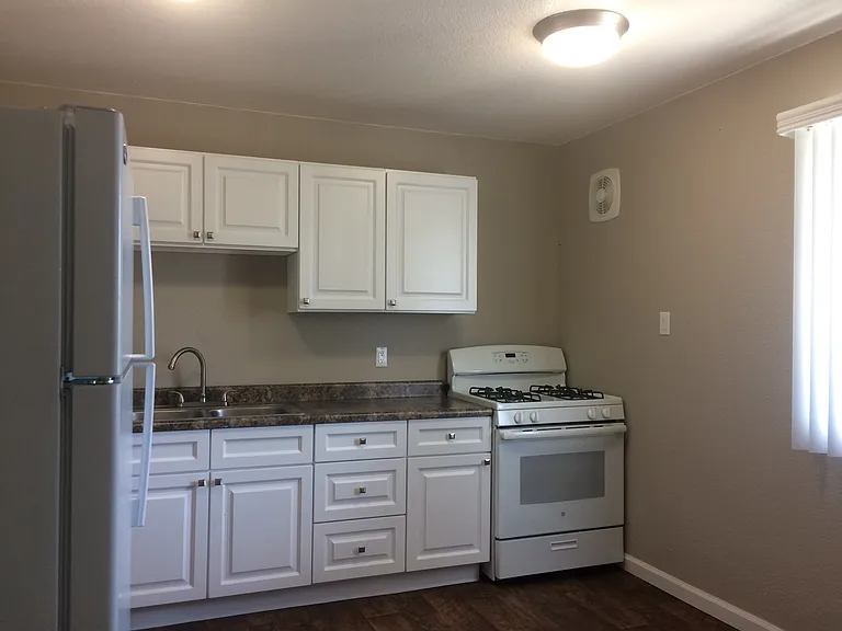 Sunridge — Photo 17