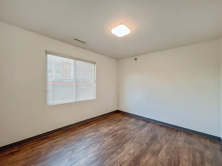 212 Hayward Ave #204 — Photo 7