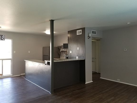 5th image of 133 Parland Pl Unit 8