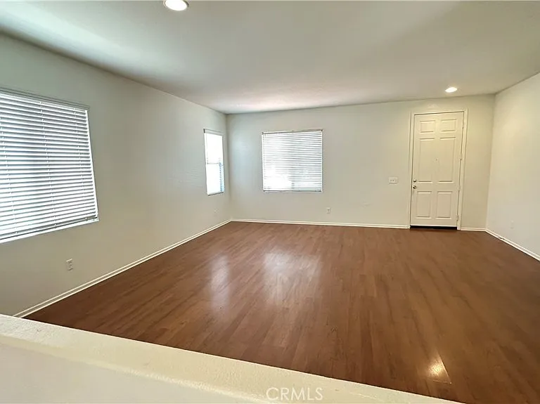 42558 Sparks Ct — Photo 10