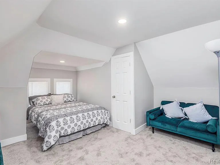 2513 Concord St — Photo 24