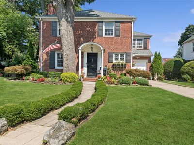 2 Lake Drive N, Valley Stream, NY, 11580