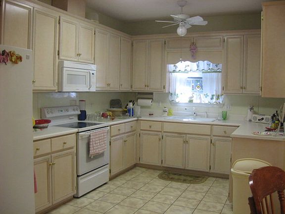 2nd image of 125 Hillcrest Ct