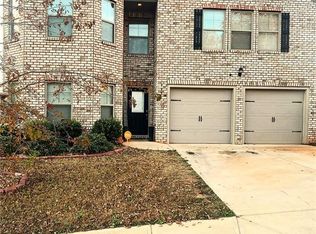 195 Twin Lakes Dr, Covington, GA 30016