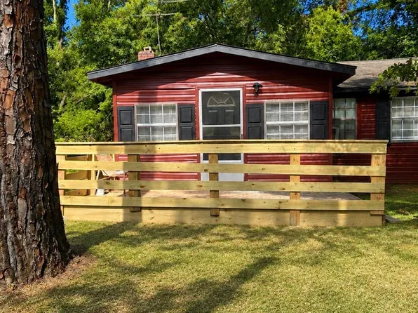 208 S Seymore St, Quitman, GA 31643