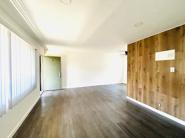 1406 S Gramercy Pl #9 — Photo 6