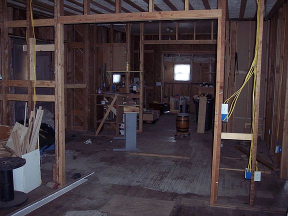 4th image of 118 S Burns St