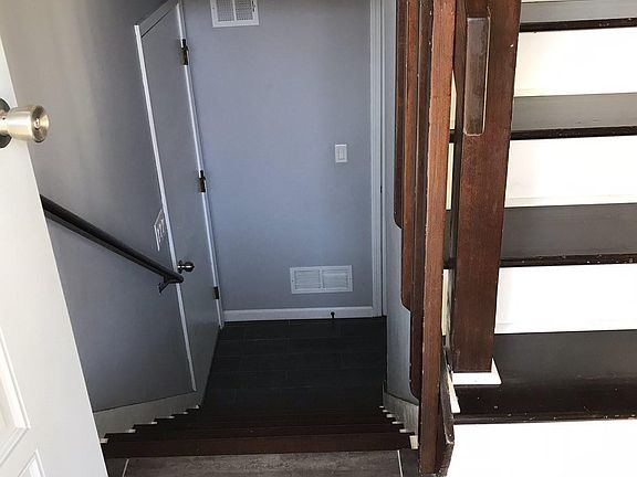 3rd image of 11312 W 77th St