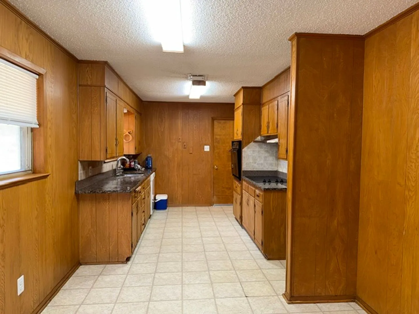 Two Living Rooms and Fully Fenced Backyard — Photo 2