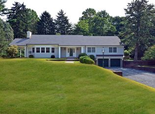 38 W Larchmont Dr, Colts Neck, NJ