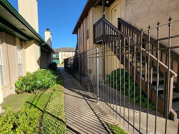 3rd image of 1516 Bay Area Blvd APT U5