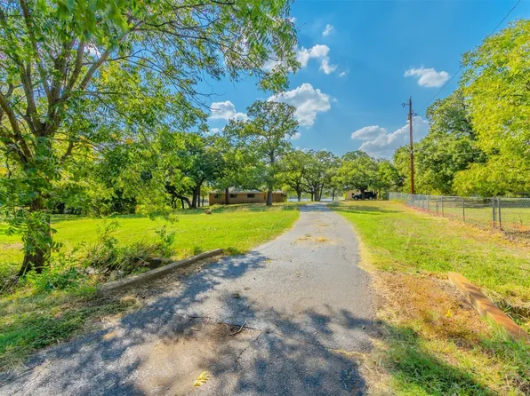 2512 Roosevelt Dr, Dalworthington Gardens, TX 76016