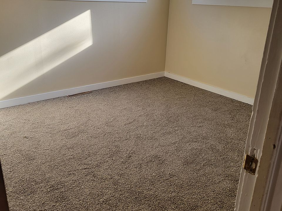 2nd image of 304 W Winnebago St #2