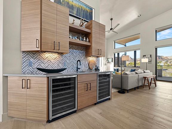 3rd image of 303 Bella Ct