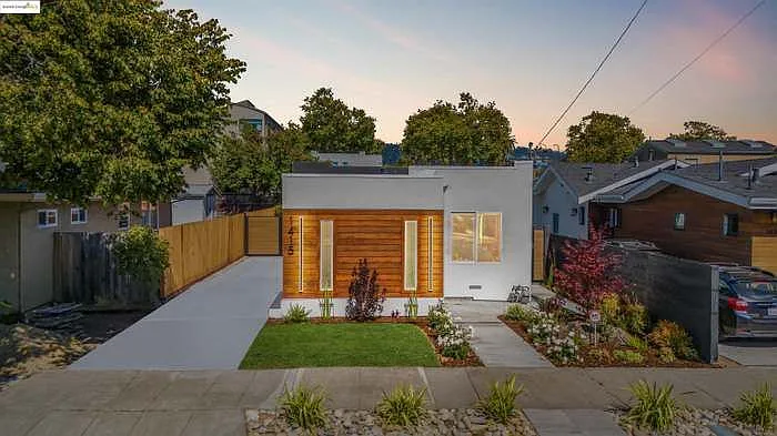 1415 10th St — Photo 2