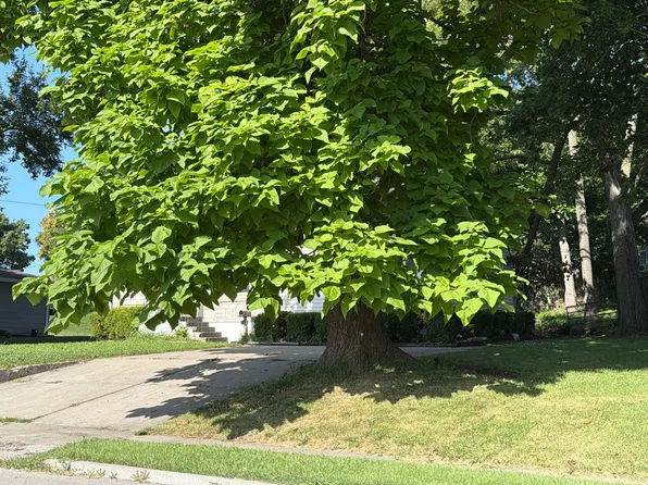 510 S Leonard St, Liberty, MO 64068