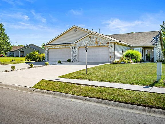 3rd image of 14 Clubview Dr