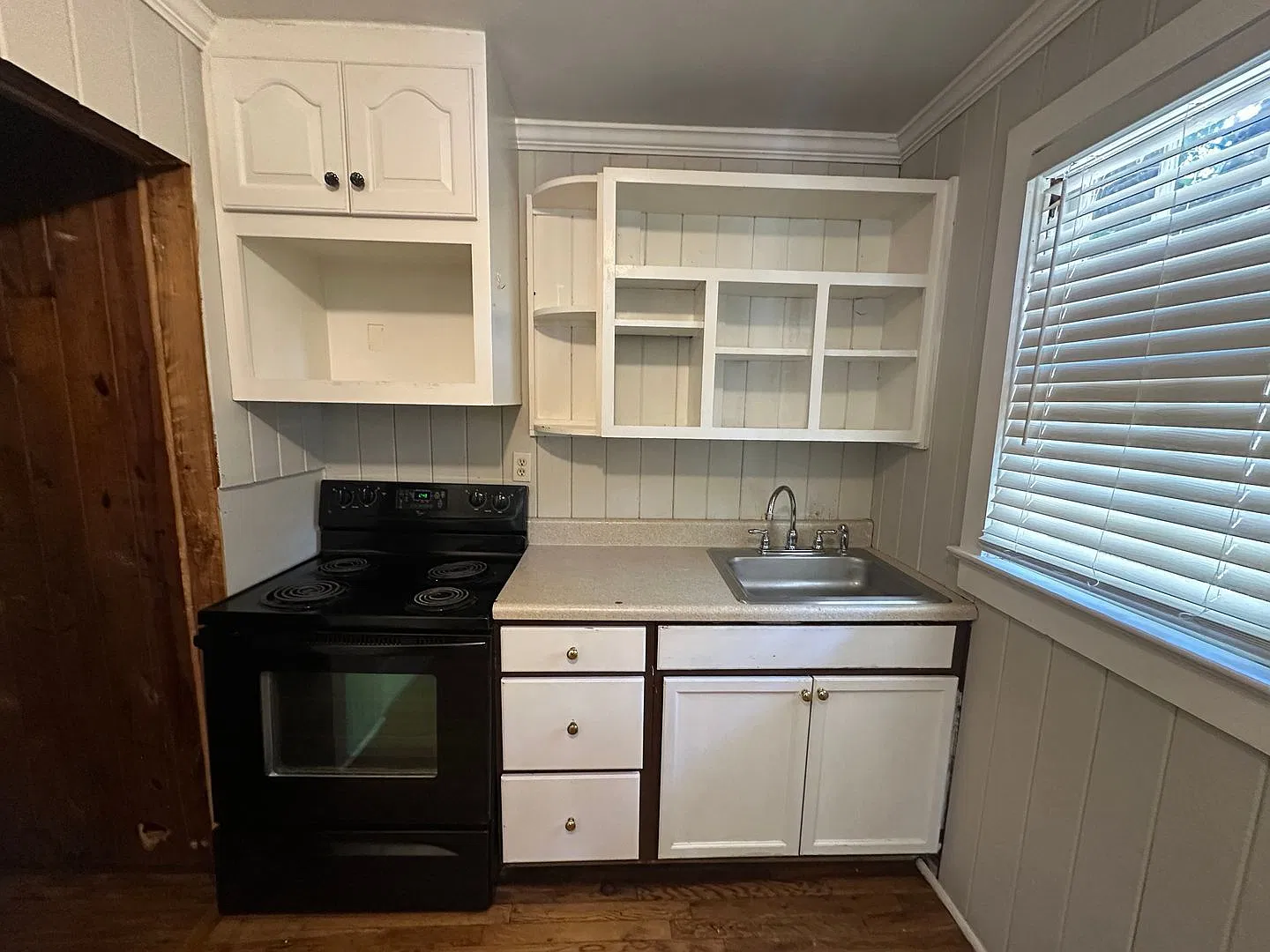 Studio, 1.0 bath, 700 sqft, $725 — Photo 3