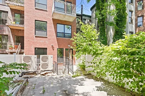 Rented by Sotheby's International Realty | media 6