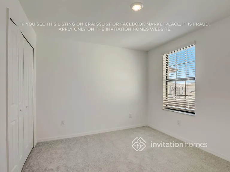 1927 E Landings Way — Photo 13