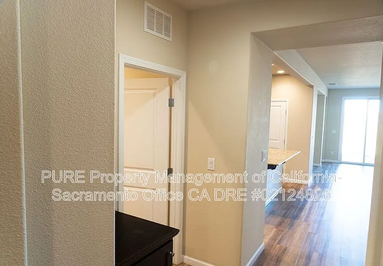 5572 Amnest Way — Photo 10