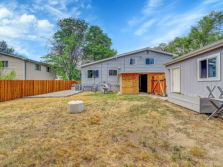 6260 Teller St — Photo 35