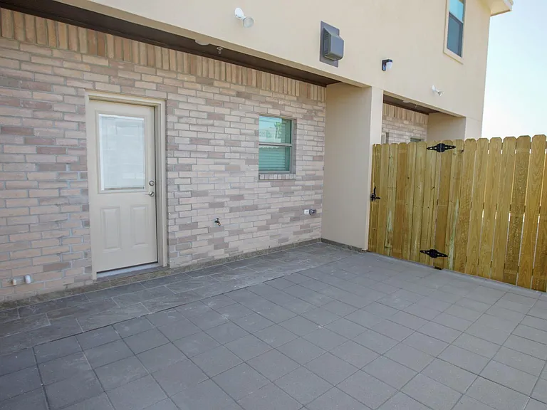 404 Newport Ave #4 — Photo 10