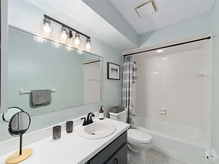 8185 NW 48th Ln — Photo 24