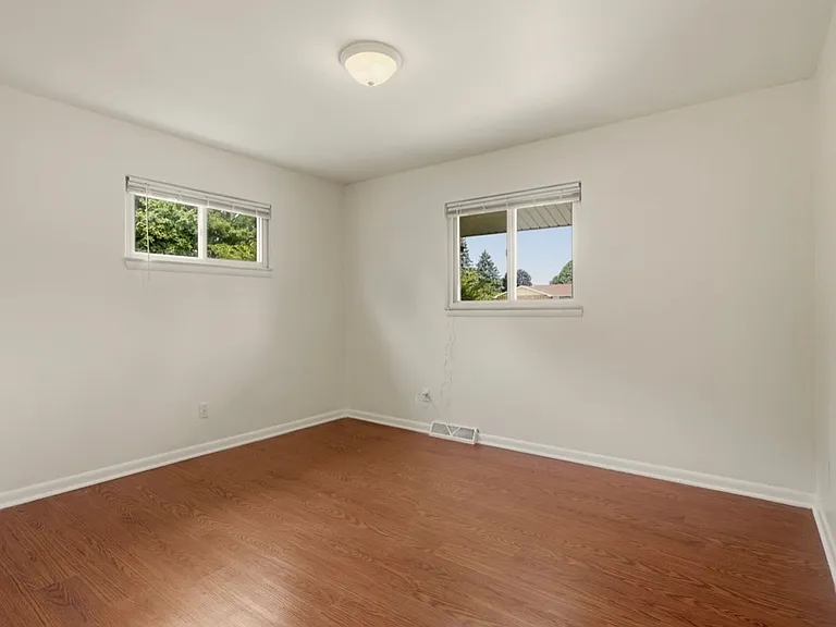 3339 Northwest Dr — Photo 8