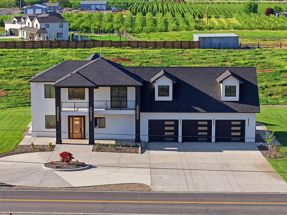 1st image of 3858 E Zillah Dr