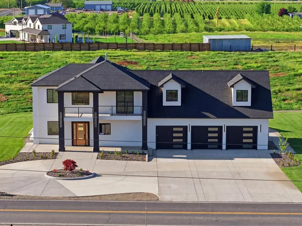 3858 E Zillah Dr, Zillah, WA 98953